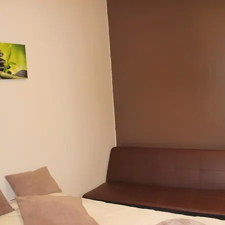 De Les Montagnes Bed & Breakfast *